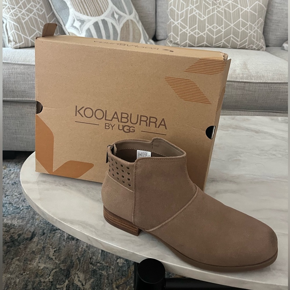 Koolaburra by UGG Tan Ankle Boots